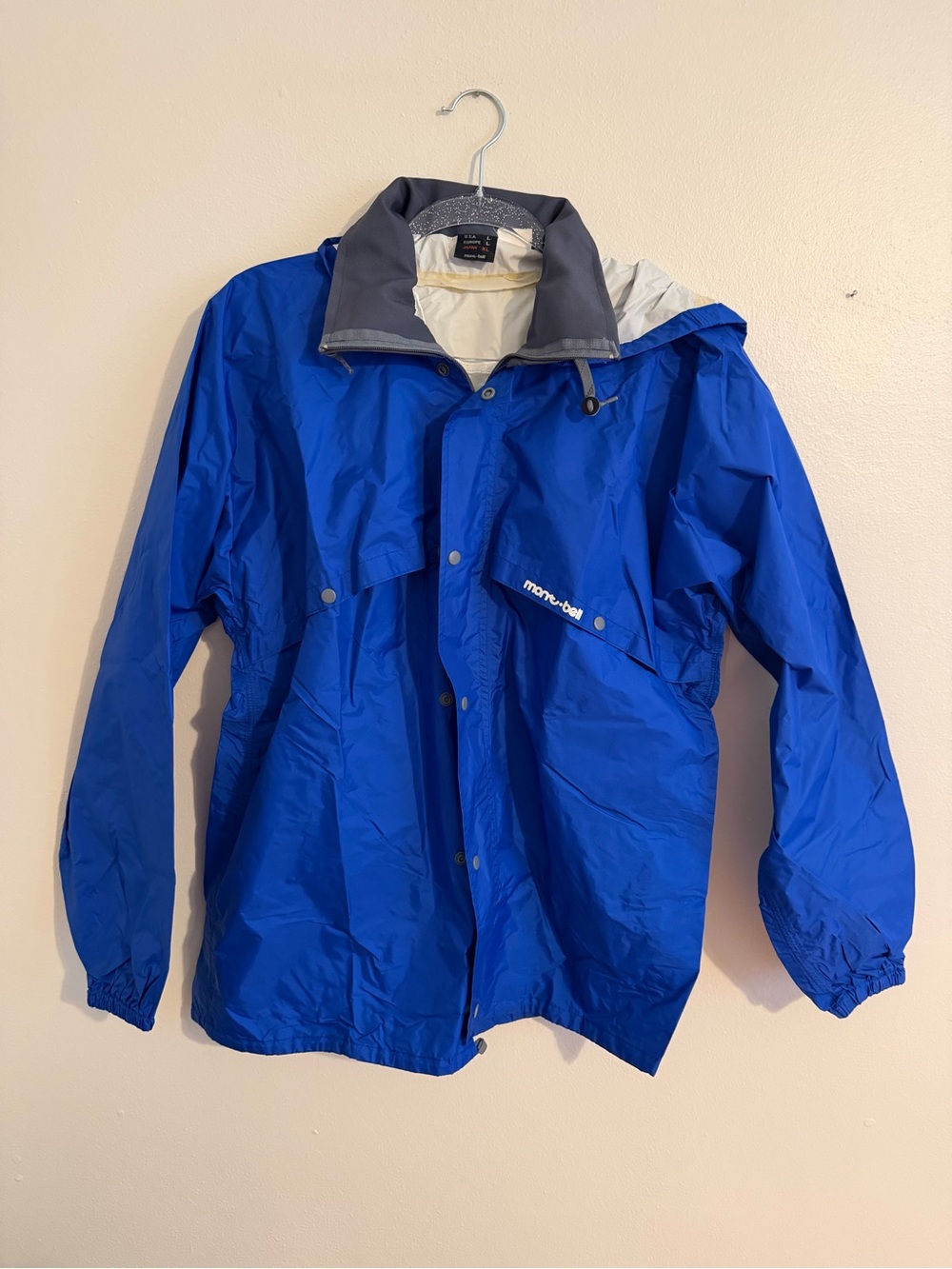 Vintage yet Functional - Mont Bell Men's Blue Waterproof Raincoat - Size Large